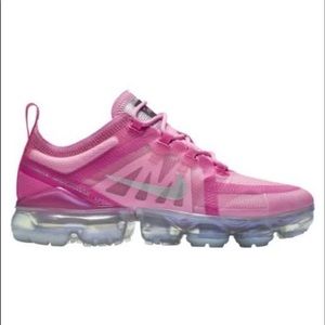 Pink vapor maxes 7.5 WOMENS
